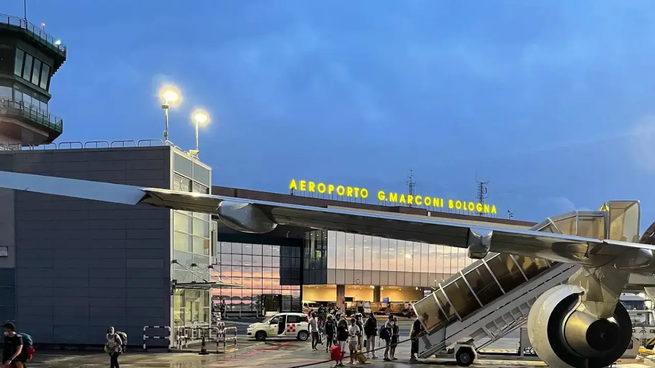 KLM BLQ Terminal – Bologna Guglielmo Marconi Airport