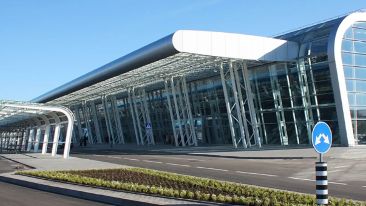 Azerbaijan Airlines LWO Terminal – Danylo Halytskyi Intl. Airport