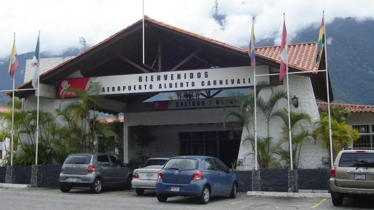 Conviasa MRD Terminal – Alberto Carnevalli Airport