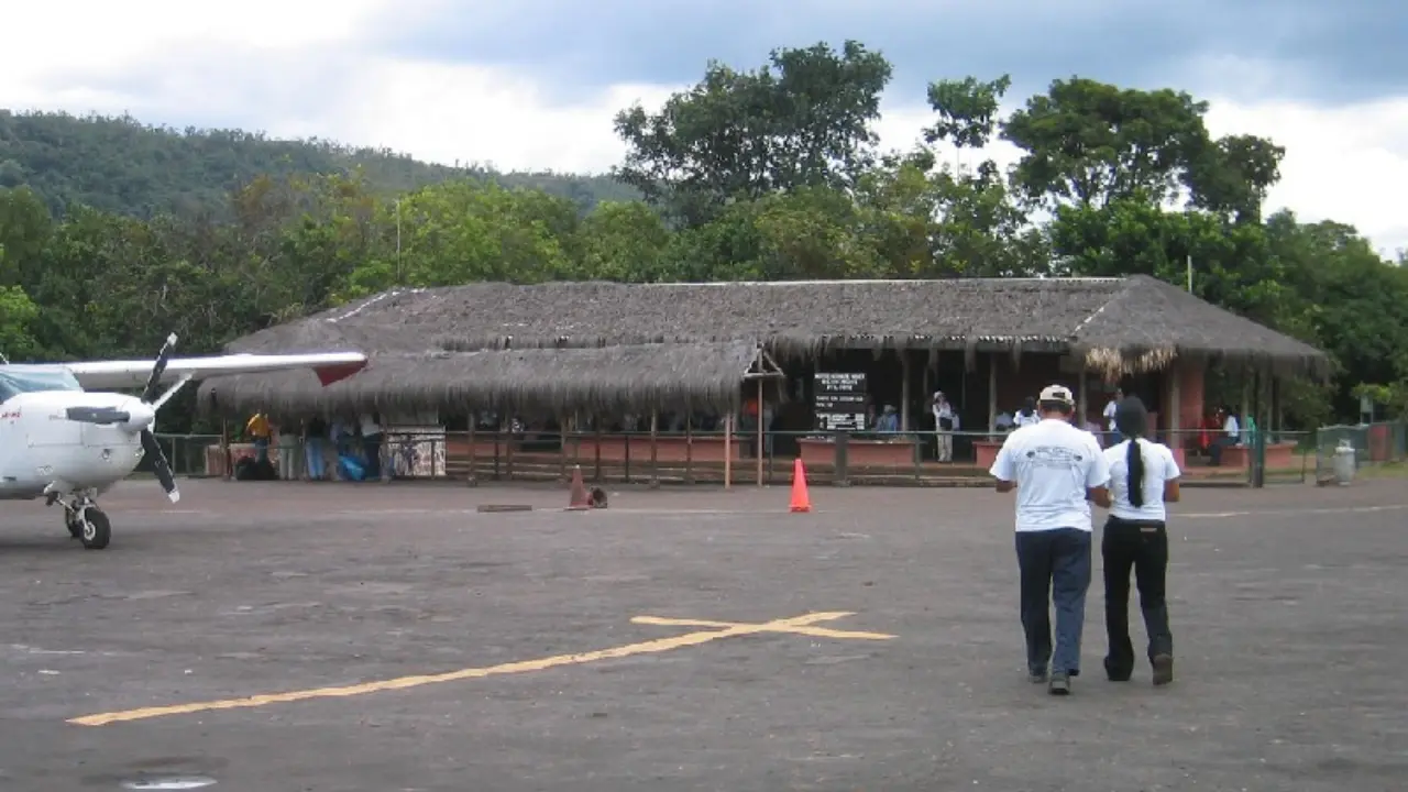 Conviasa CAJ Terminal – Canaima Airport
